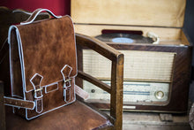Carica l'immagine nel visualizzatore di Gallery, Zaino in cuoio - Siena
